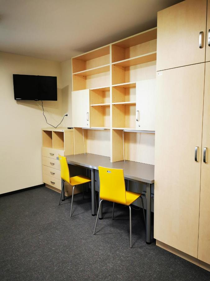 Dom Studencki Zaulek Hostel *